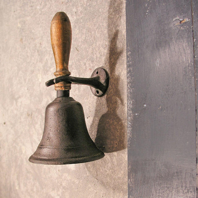 Dinner Bell — The Worm that Turned REVITALISING YOUR OUTDOOR SPACE