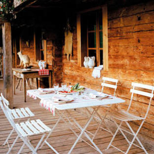 Bistro 117x77 Table