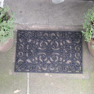 Classic style doormat